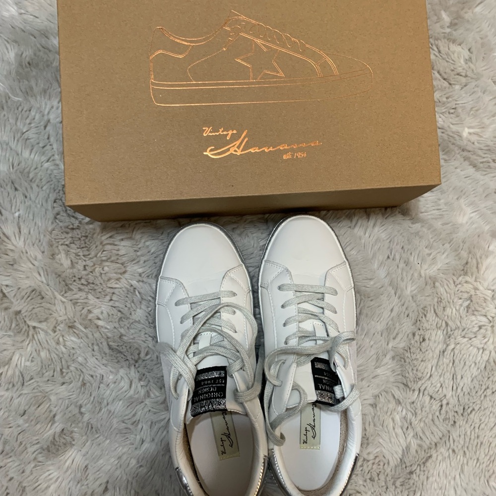 Vintage Havana white and silver sparkly shoes size 9. WITH BOX AND SHOE COVERS